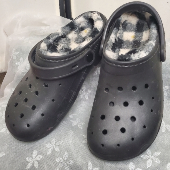 Time And Tru Crocs